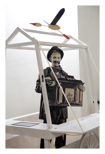 Postać kataryniarza - fragment wystawy