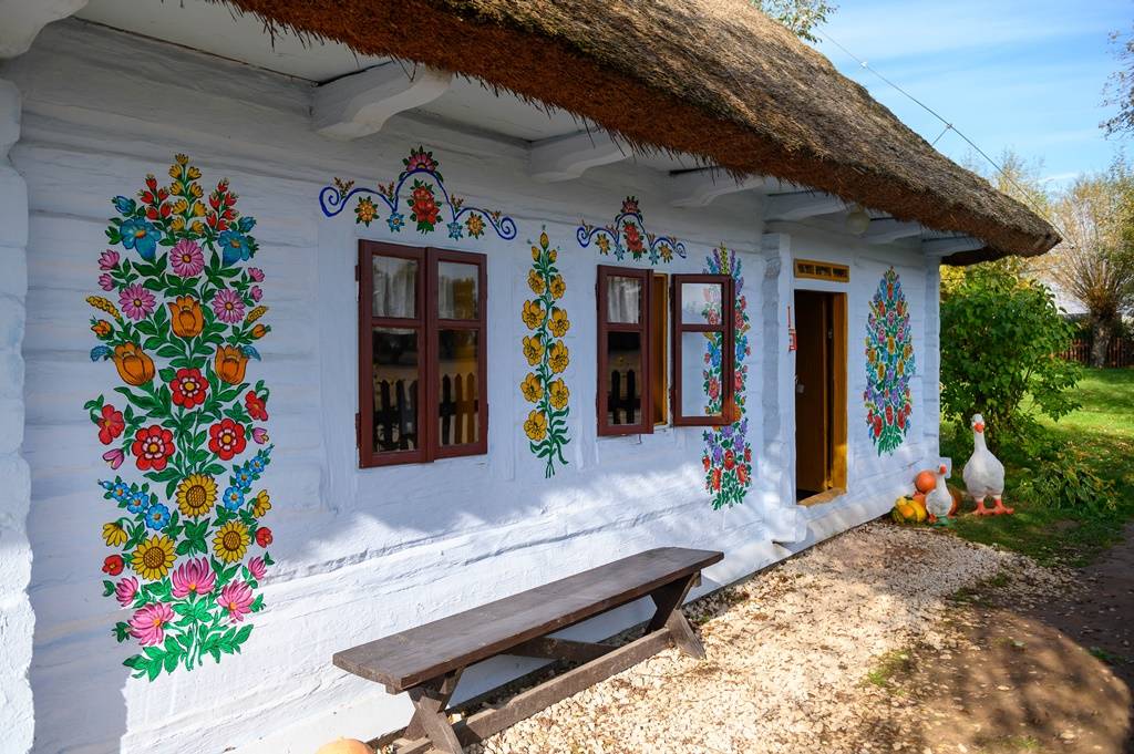 Wykład i konsultacje społeczne poświęcone wpisaniu tradycyjnego malarstwa dekoracyjnego z Powiśla Dąbrowskiego na krajową listę niematerialnego dziedzictwa kulturowego