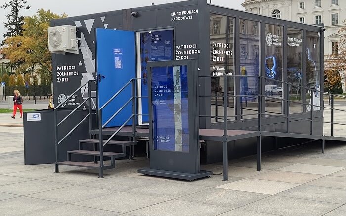 „Patrioci. Żołnierze. Żydzi” wystawa mobilna na Placu Rybnym w Tarnowie